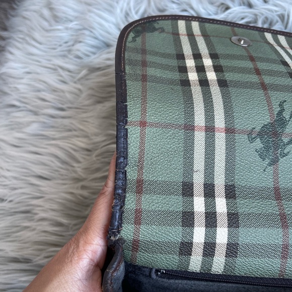 "Rare" Vintage Burberry Crossbody NovaCheck - Picture 10 of 16
